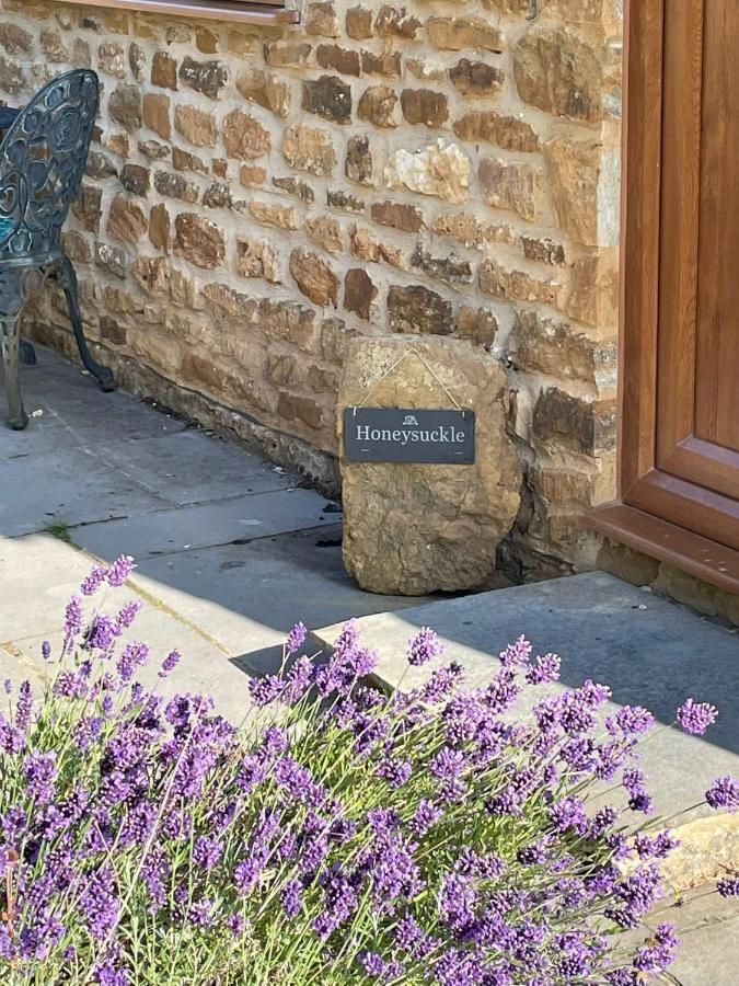 Honeysuckle Cottage - Hillside Holiday Cottages, Cotswolds Warmington Екстериор снимка